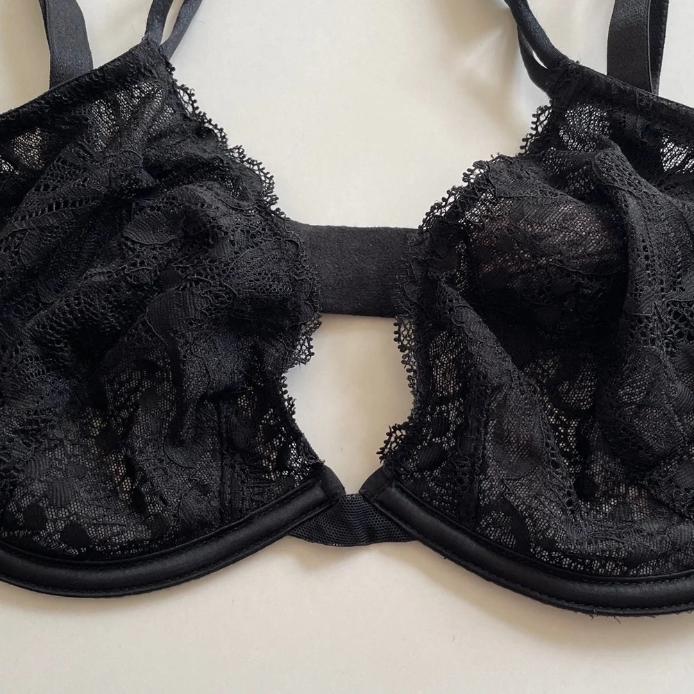 Victoria’s Secret Lace Bra Unlined Demi Underwire Non Padded Bra Black